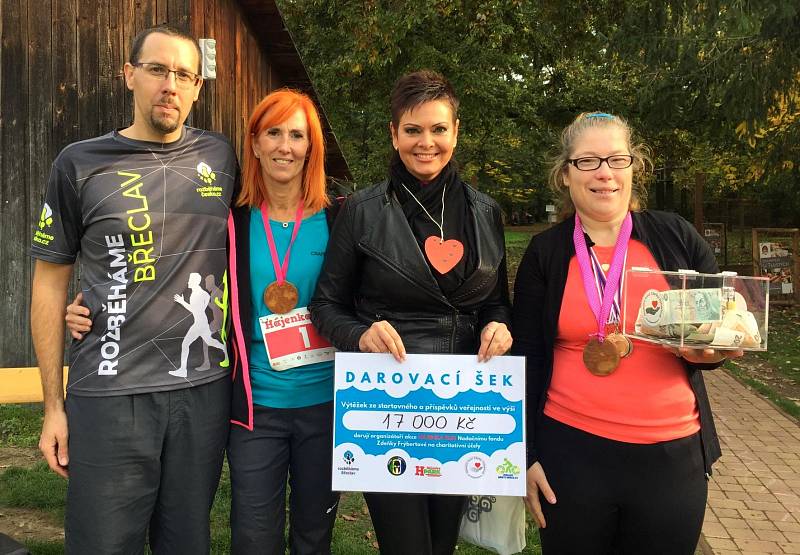 Břeclavští běžci vybrali tisíce pro postiženou Ivetu