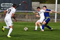 Fotbalisté Lanžhota (v bílém) porazili 1:0 Jihlavu B.