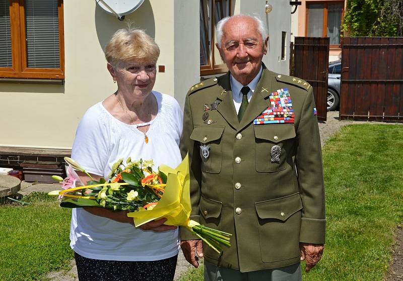 Po válce bylo Janu M. Hronkovi uděleno vyznamenání za chrabrost