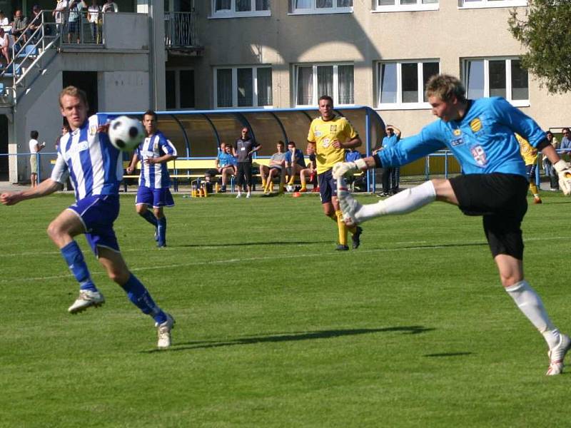 Břeclavští fotbalisté vyprovodili jihlavské béčko čtyřmi trefami.