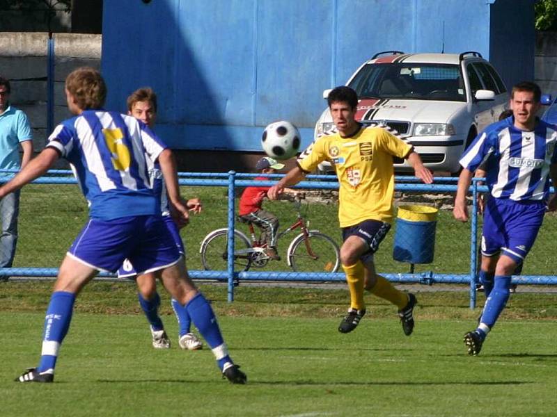 Břeclavští fotbalisté vyprovodili jihlavské béčko čtyřmi trefami.