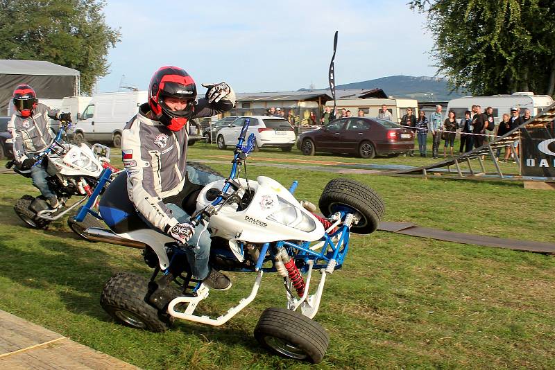 Pasohlávecký autokemp Merkur obsadili od čtvrtka do neděle motorkáři. Konal se tam odložený Euro Bike Fest.