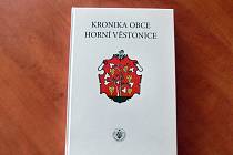 Kronika obce Horní Věstonice se dočkala svého vydání. Mapuje období od roku 1945, kdy došlo k novému osídlování vesnice, až po rok 2011.