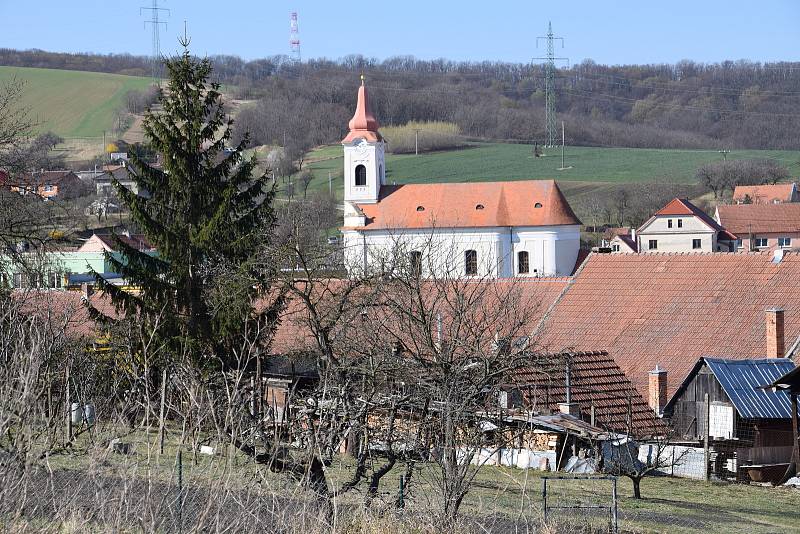 Vedení Nikolčic připravuje revitalizaci kopce nad hřbitovem ve směru na Šitbořice. Vzniknout zde má přírodní park.
