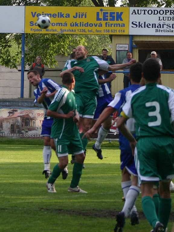 Břeclavští fotbalisté se rozešli s Hlučínem smírně 1:1.