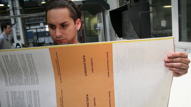 Břeclavská tiskárna Moraviapress se pustila do tisku hlasovacích lístků pro parlamentní volby. 