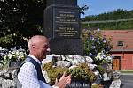 V Milovicích přibyla k památníku padlých z první světové války pamětní deska. Je vzpomínkou na rodáka a hrdinného pilota Hanse Folka, který byl zraněný při bojích s nepřátelskými letouny, a následně se zřítil na letiště v italském Feltre. Pád nepřežil.