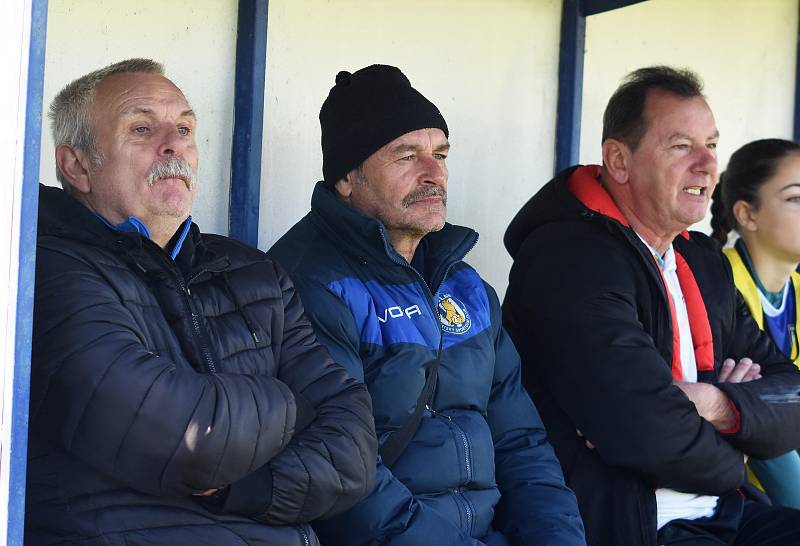 Starší žáci Lednice (v oranžovém) podlehli 0:1 Břeclavi.