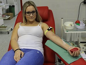 Lidé chodili v pátek do břeclavské nemocnice darovat krev i plazmu. Při projektu 450 ml naděje. Za dárcovství si odnesli domů dárek. 