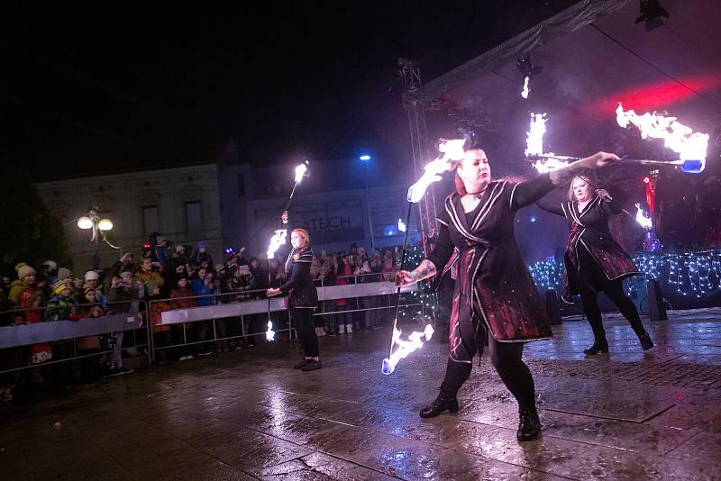 Děti  v centru Břeclavi si užily Mikulášskou metelici.