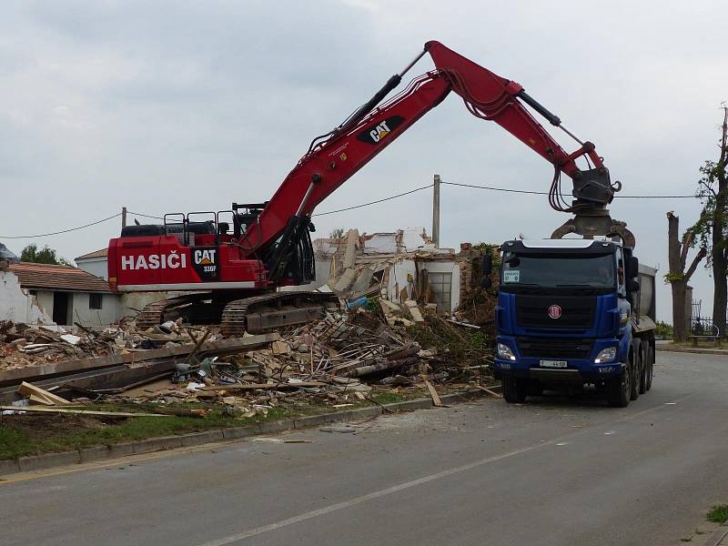 Demolice v Moravské Nové Vsi.