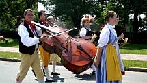 Folklorní slavnosti v Tvrdonicích a Krumvíři se obešly bez deště.