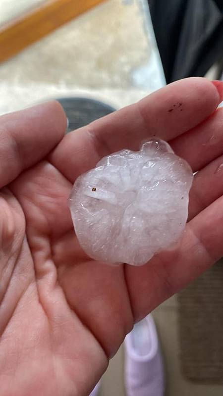 Tři teplotní rekordy padly ve středu na jižní Moravě. Nejvyšší teplotu naměřili meteorologové v Lednici na Břeclavsku. Na Znojemsku padaly kroupy.