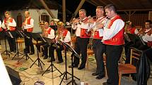 Folkloristé zaplnili Tvrdonice. Odstartoval tam třídenní národopisný festival Podluží v písni a tanci. Už po devětapadesáté.