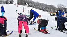 Unikátní lyžařský areál v Němčičkách na Břeclavsku zahájil sezónu. Přírodní sníh doplnila děla.