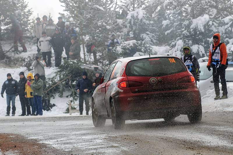 Hustopečská Alfa Romeo 147 s Radou a Jugasem na tratích 83. Rallye Monte Carlo.