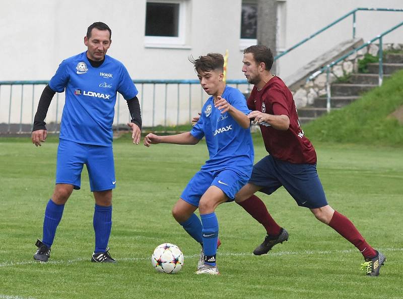 Fotbalisté Bavor (v rudém) si doma poradili s týmem Kobylí B/Vrbice, vyhráli 3:0.