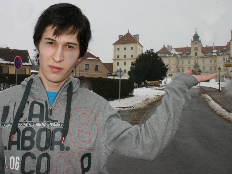 Devatenáctiletý student Daniel Lyčka z Valtic se věnuje zaniklým lichtensštejnským památkám.