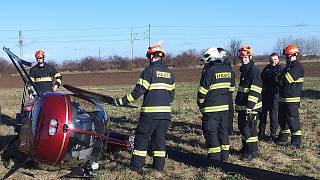Při pádu vrtulníku u Lanžhota se zranil muž, zřejmě jen lehce - Břeclavský  deník