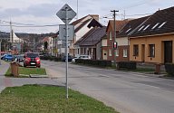 Krajští silničáři opraví průjezd Hustopečemi ve směru na Strachotín.