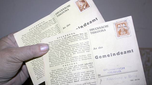 Na půdě obecního úřadu v Krumvíři ležely známky s Hitlerem.
