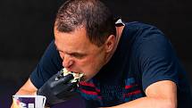 Na festivalu MKLV překonal superjedlík Jaroslav Němec rekord v pojídání Durianu, nejsmrdutějšího ovoce. Dvě kila snědl za dvě minuty.