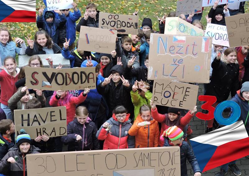 Žáci prožili let do vesmíru, pochopili samizdat