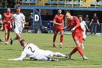 Fotbalisté Břeclavi (v bílých dresech) remizovali se Startem Brno 2:2.