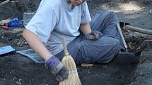 Archeologové objevili v roce 2008 na Pohansku jen pár desítek metrů od základny, kde dříve stál seník či malá stodola, zděnou stavbu. Již tehdy vše nasvědčovalo tomu, že se jedná o velkomoravský kostelík.