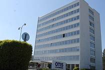 Někdejší administrativní budova břeclavské společnosti Otis poslouží novému účelu. Vzniknou v ní desítky bytů.