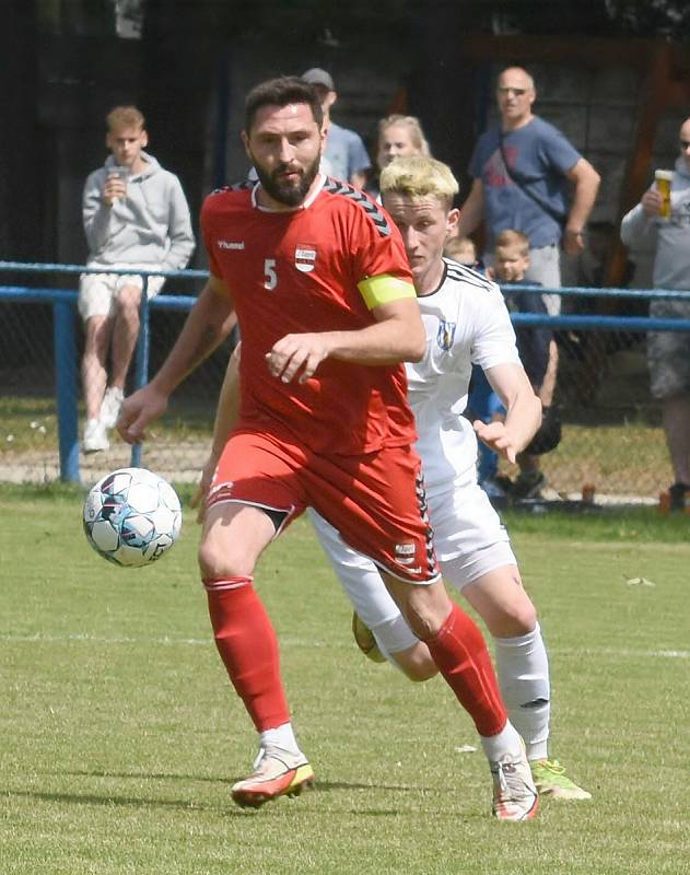 Fotbalisté Břeclavi (v bílých dresech) remizovali se Startem Brno 2:2.