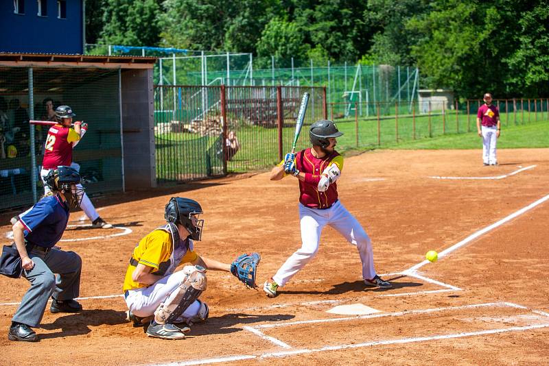 Softbalisté Locos Břeclav první zápas proti týmu Spectrum Praha vyhráli 9:7, v odvetě však podlehli 8:9.