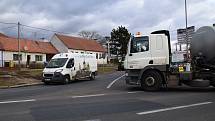 Také zemědělci na Břeclavsku se zapojili do protestní jízdy za rovné podmínky. Na snímku ti ze Zemědělského družstva v Sedleci.