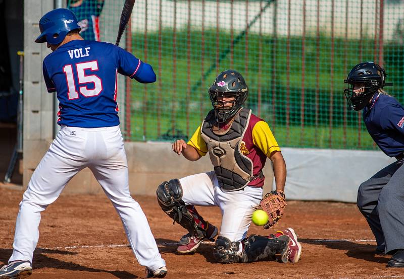 Břeclavští softbalisté zahájili nadstavbu dvěma prohrami s Ledenicemi.