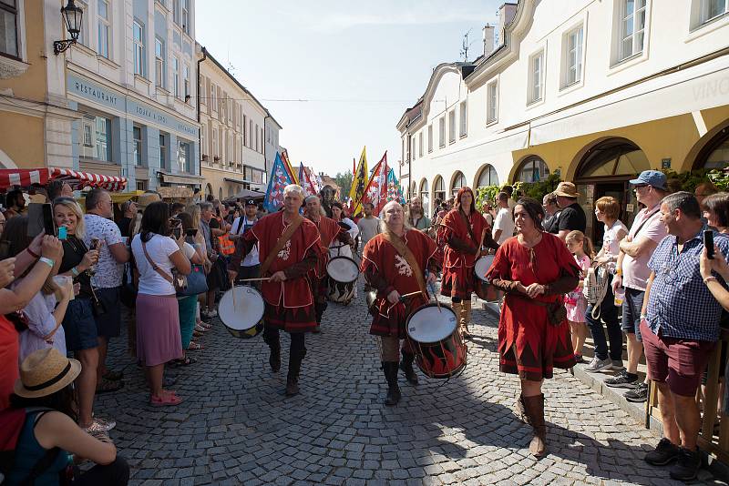 Pálavské vinobraní průvod a podium