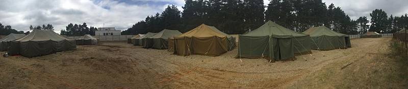 Hasiči v Poštorné postavili stanový tábor s kapacitou 300 běženců a zázemím pro policii. Na výstavbě se podílelo celkem 90 profesionálních i dobrovolných hasičů.