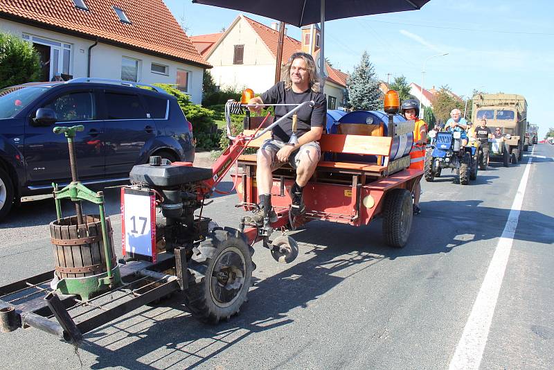 Druhý ročník Traktoriády v Kašnici.