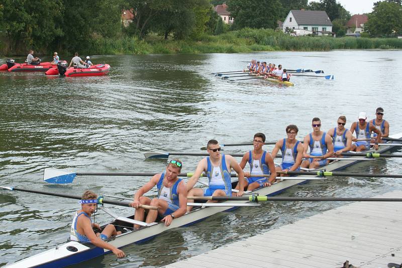 Slovácká regata se konala o víkendu na řece Dyji v Břeclavi. Tradičních veslařských závodů se zúčastnil i český olympionik Lukáš Helešic.