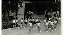 Obrázky ze života v Kosticích. Spartakiáda, asi 1960.