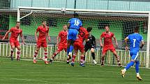 Líšeň (v červeném) na závěr přípravy zdolala béčko Baníku Ostrava 2:1.