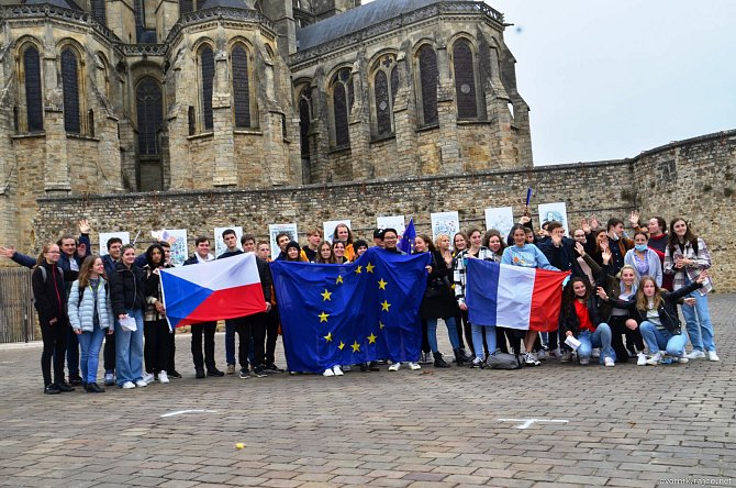 Hustopečští gymnazisté s pomocí projektu Erasmus vyrazili poznávat Francii.