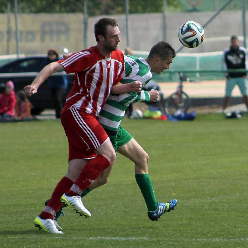 Velké Pavlovice (v červeném) v jarním derby přestřílely Bořetice.