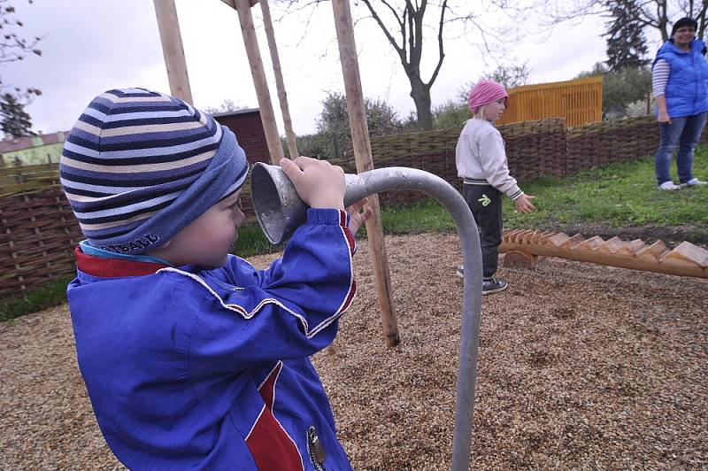 Děti v Pohořelicích mají k dispozici novou zahradu za čtyři miliony korun. 