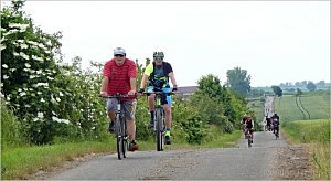 Cyklisté vyrazí na otevírání Lichtenštejnských stezek.