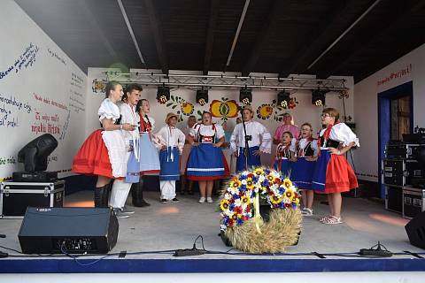 Den obce a dožínky oslavili druhý srpnový víkend v Bulharech.