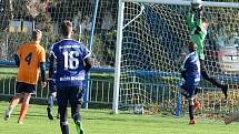 Starší žáci Lednice (v oranžovém) podlehli 0:1 Břeclavi.