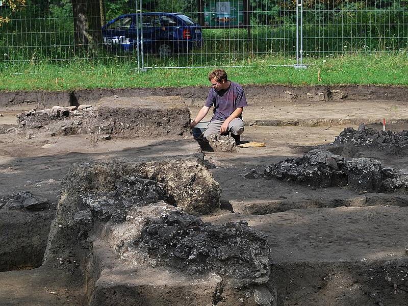 Na Pohansko zavítali členové mezinárodní archeologické obce.