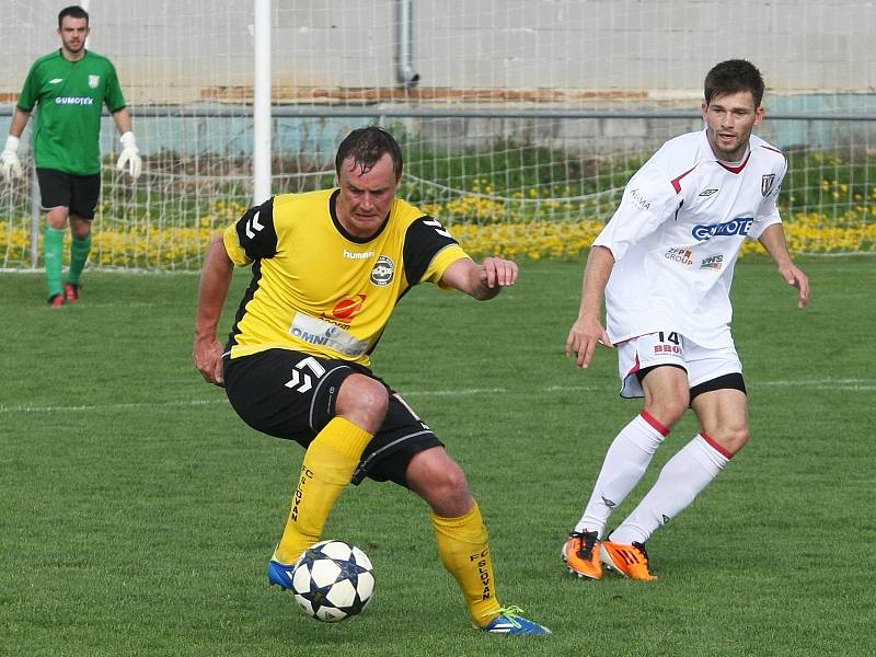 Rosice (ve žlutém) zdolaly Břeclav 1:0.