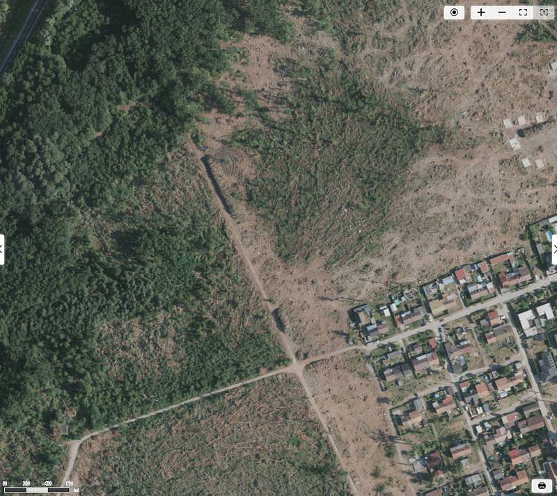 Letecké snímky zachycující pohled na obce zasažené tornádem. A to v roce 2018 před katastrofou, krátce po ní a na konci července. Na snímku Hodonín.