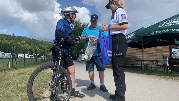Policie na jihu Moravy v minulých dnech rozjela sérii preventivních akcí, při kterých kontrolovala vybavení cyklistů.